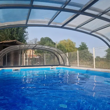 بيت للعطل Diana Piscine Genneton