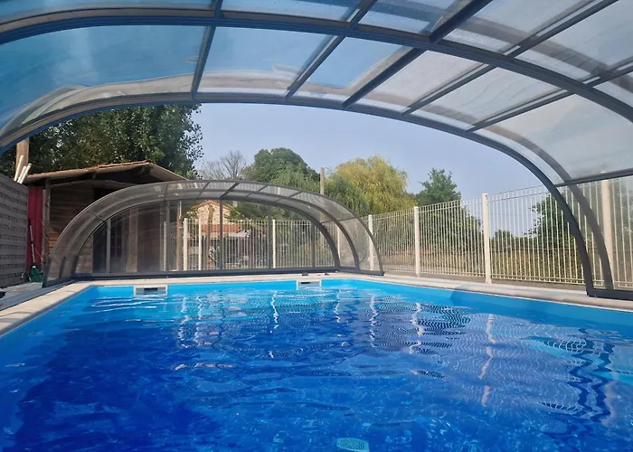 Holiday home Diana Piscine Genneton
